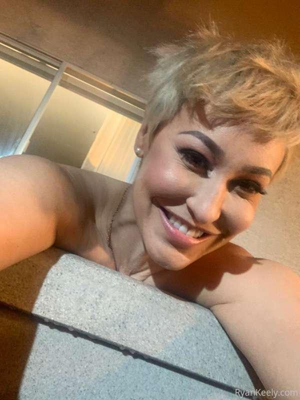 you want to get naughty tonight baby... cum and join me in m..