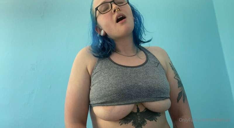 I tried to quietly orgasm in my office room as the walls are..