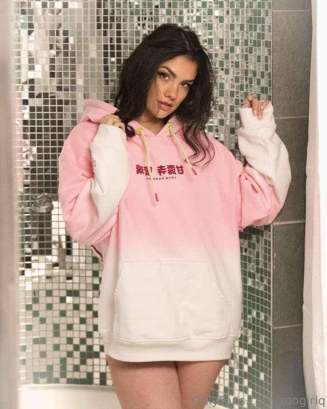 Cyber Monday sales are going all day 💕 DM me if you have any..