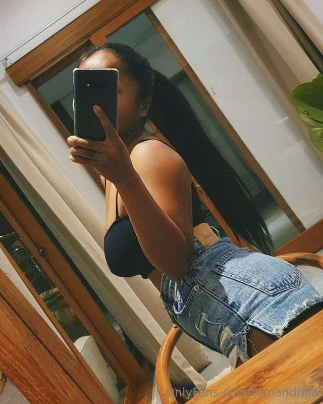 Selfie first 🤳 Have a great weekend everyone 💋