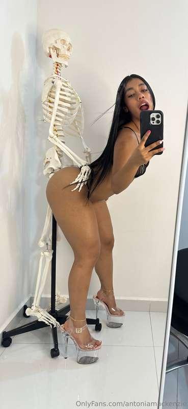 wanna play anatomy with me? 🙈