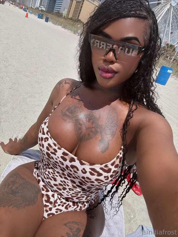 Beach baddie😩😍😍☀️