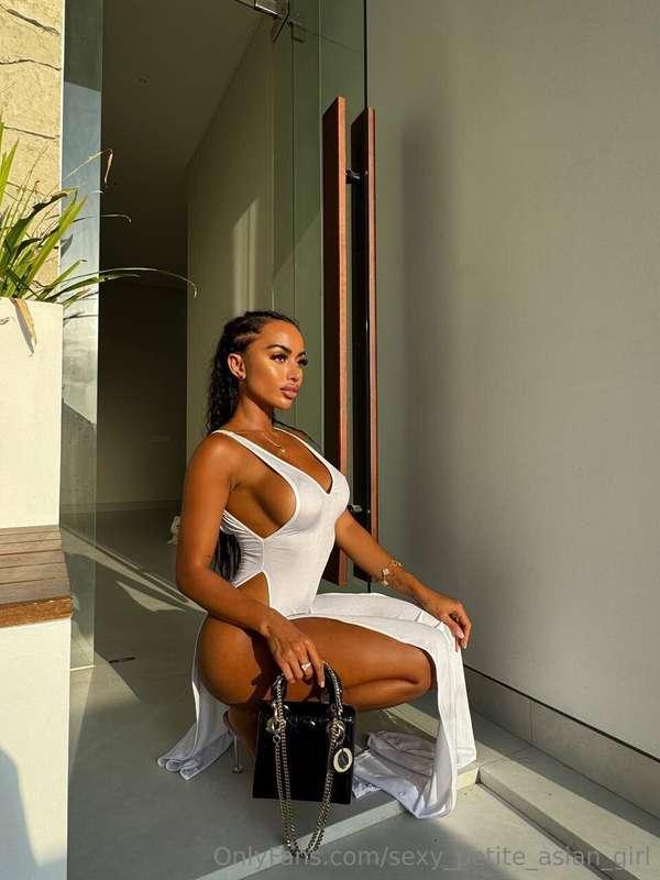 This dress was made for flashing in 💫