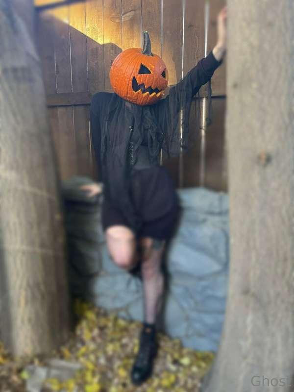 I really hope everyone had a great and safe Halloween. 🎃🖤