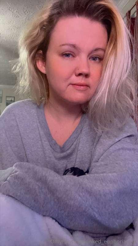 Been MIA for a few days. Just being cozy. 🥰

To make up for ..