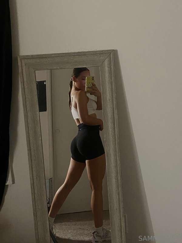 How are we looking tonight 😉😘