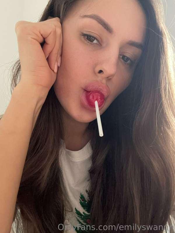Just me suck*ng my candy, pretty tasty btw 😏 Is ur "cucumber..