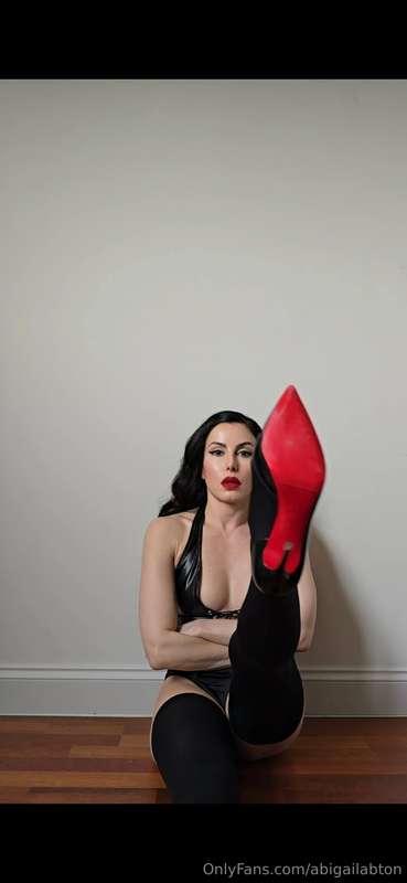 Lick my sole...