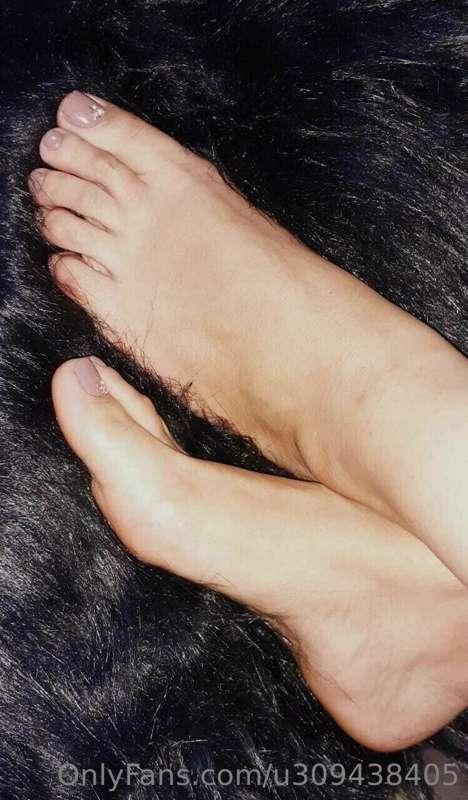 Ayer mi amiga y yo nos hicimos la pedicura,¿Qué tal?