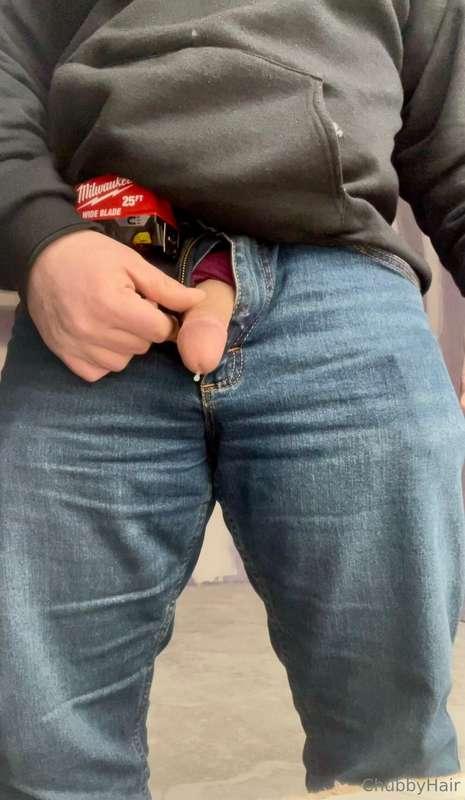 Watching all these tradesman working got me dripping Bear se..