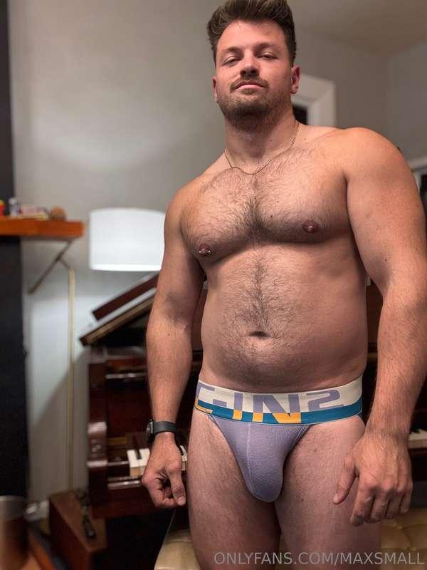 Definitely one of my favorite jockstraps… nice thick waistba..