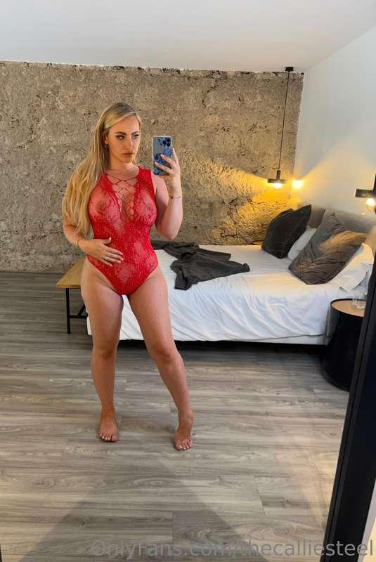 Do you like red lace? 💋