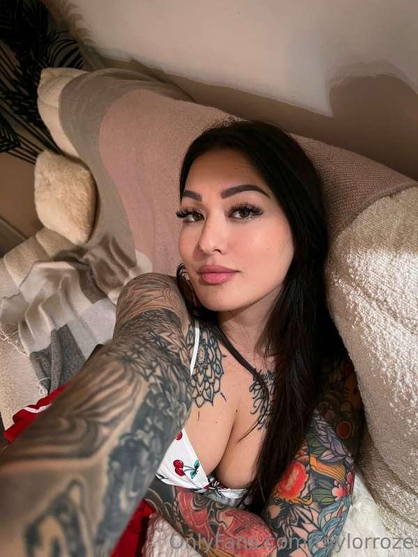 Thinking about you guys tonight (Unlock) to remove my top 🍒 ..