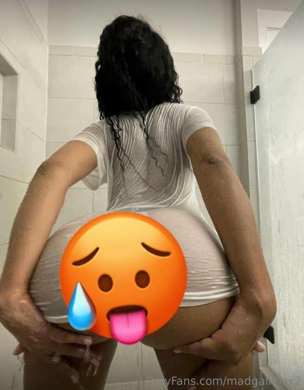 ### SOAKING WET LIVE STREAM 🔴
I went **live** and took a sho..