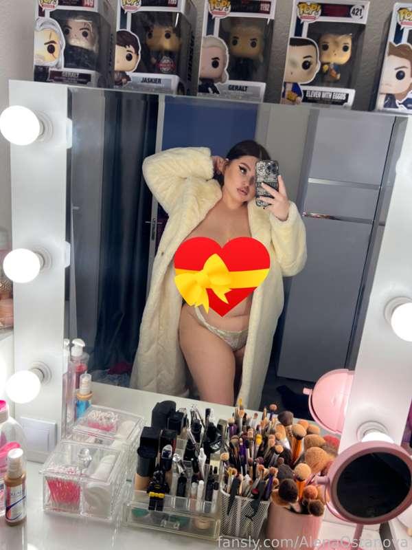 furcoat on a naked body🔥 how do you like this combination?🤌

#bigboobs #bigtits #chubby #naked #fyp