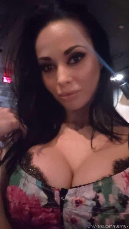 How about some late nigh selfies...
