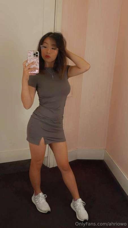 ✨ New Year New Me 🔥 I can squat my own weight now. So who wa..