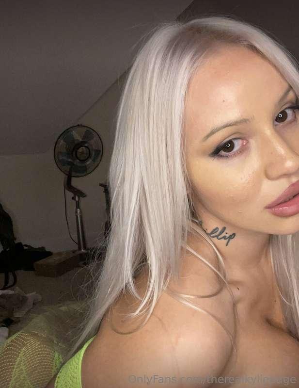 Daddy's perfect little slut😇