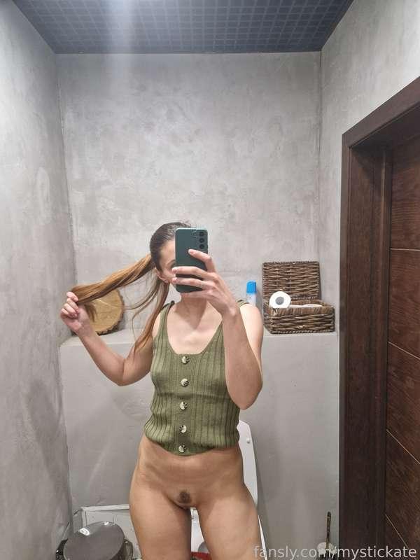 I found a curious toilet 😝



#fyp #sex #sexsting #brunette #daddysgirl #video #sexvideo #fucked #boobs #pussy #horny #xxx #toilet