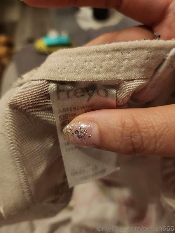 Do you know this brand? 日本でも買えるのかな？🤔 7枚中5枚壊れた🥲