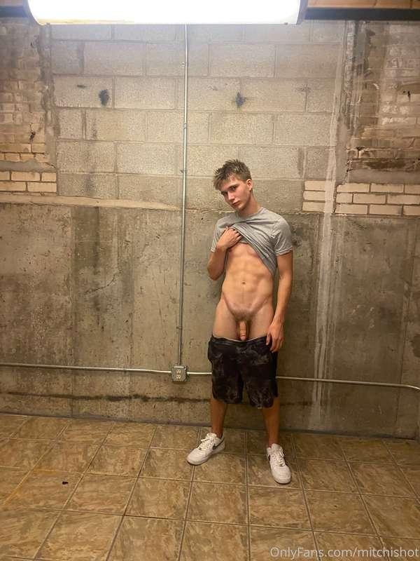 Will someone break me out of this dungeon? I’ll be extra kin..