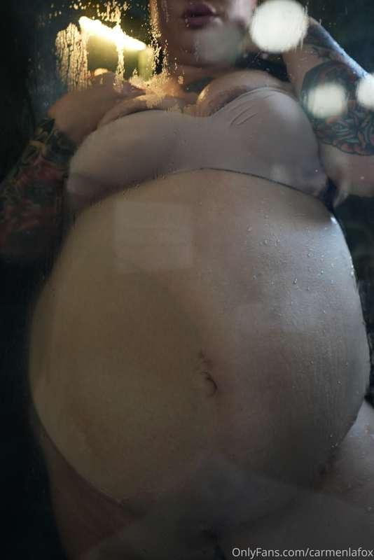 Rubbing my belly against the wet glass is the real ASMR for ..