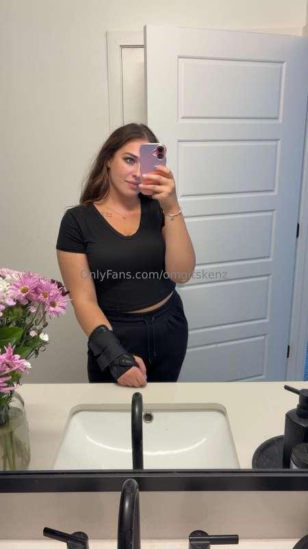 Why can't you see that you belong with me?🤭