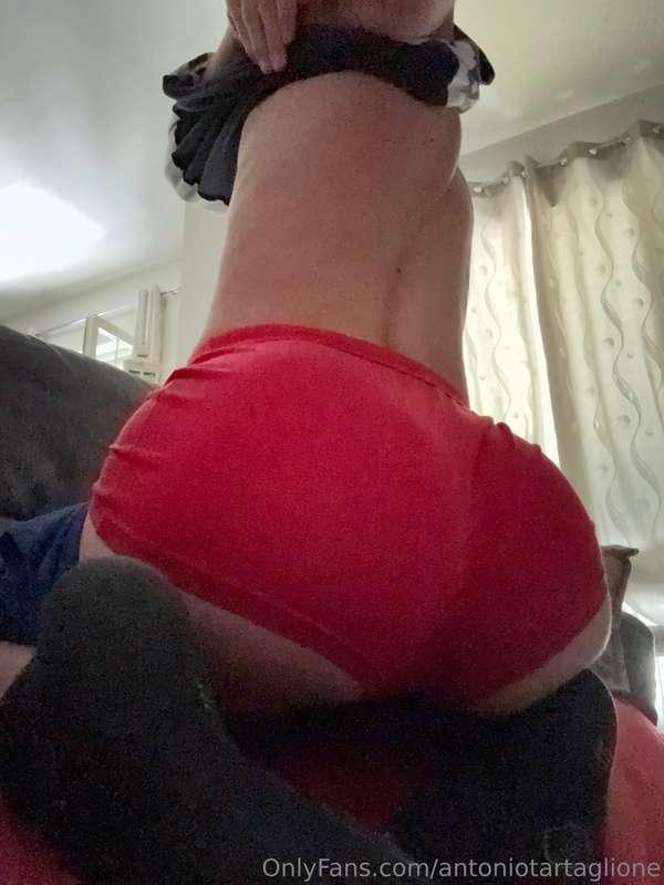 Le togliamo 'ste mutande o no? Che ne dici?