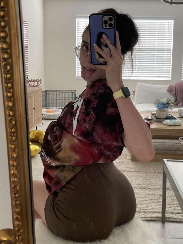 stay active & like my pics so i can post even more for you g..