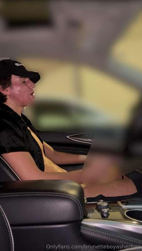 🚘💦Sneaky Car Jerkoff and Cum Vid🚘💦 I recently had some peopl..