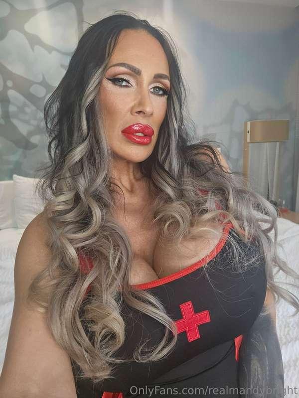 Need this slutty nurse to take care of you tonight? 🩺