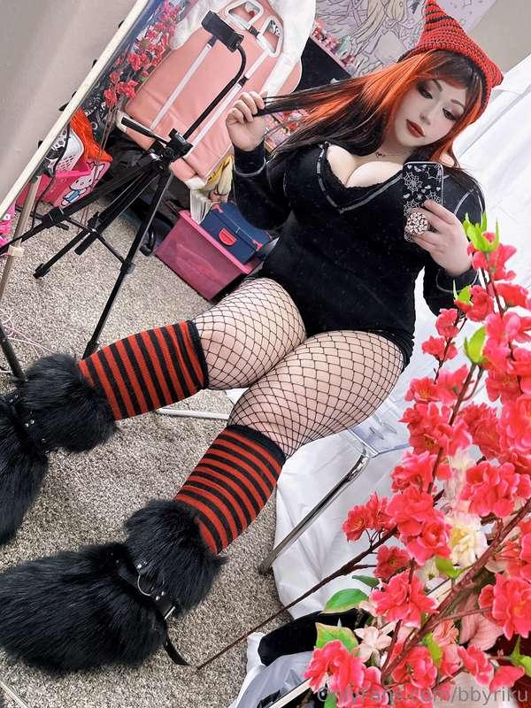 Brrr it’s so cold outside… wanna wear these thick thighs as ..