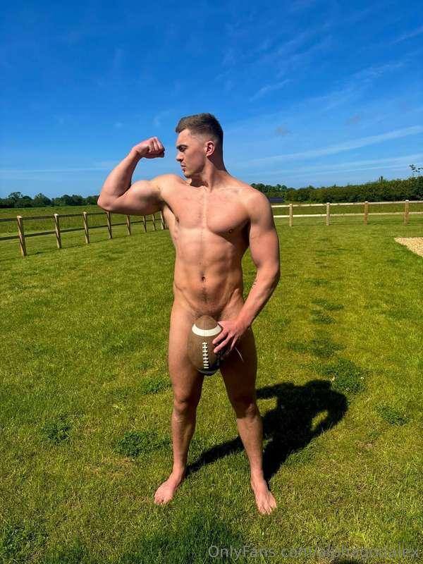 Let’s play ball 🏉