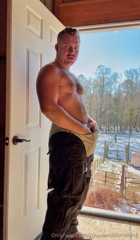 It’s easy to get side tracked at the top of the barn 🤠