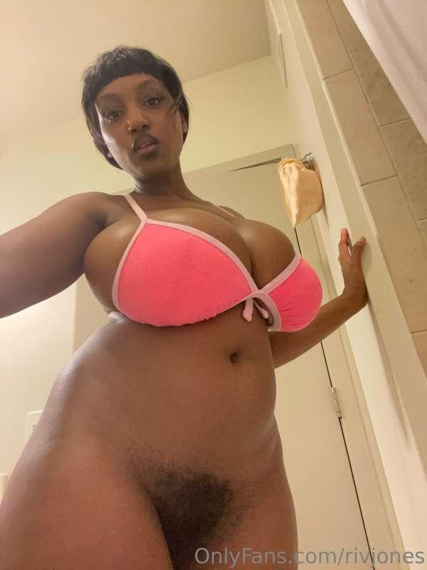 See me! For some content or a FaceTime show!