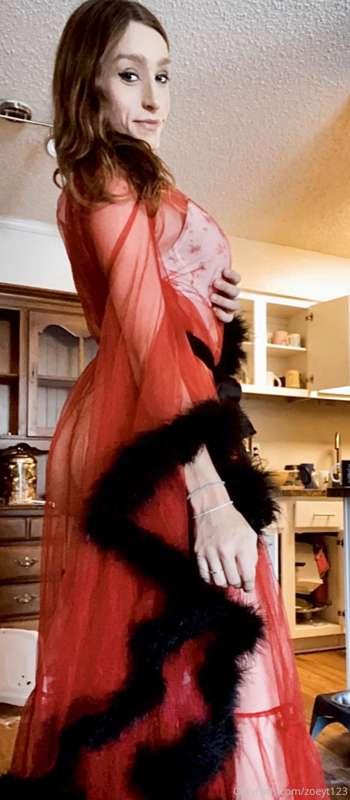 Good morningmy luvs 😌💋😍 so that beautiful red robe I wanted ..