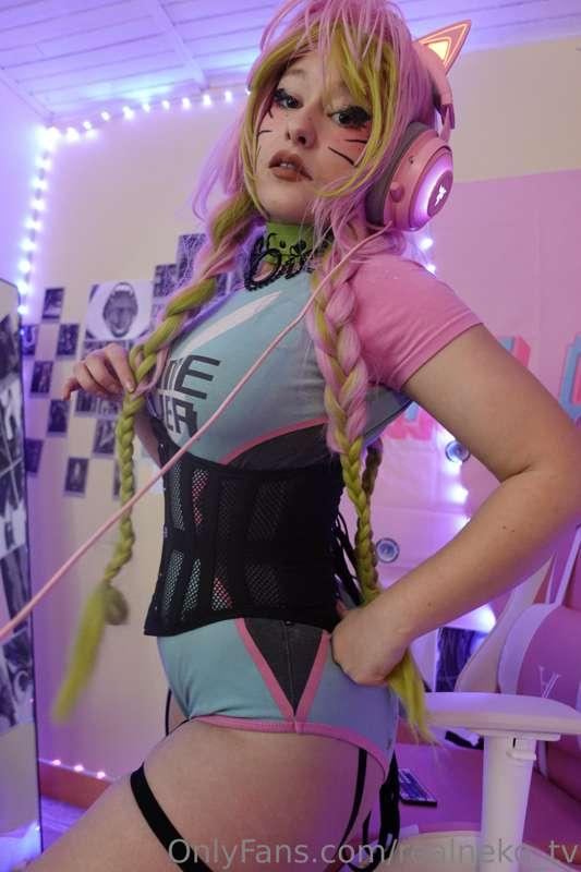 Be a good guy! (￣^￣)ゞ Neko is watching you!