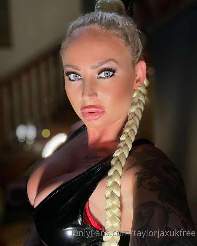 Selfie from one of my shoots 🤳🏻❤️