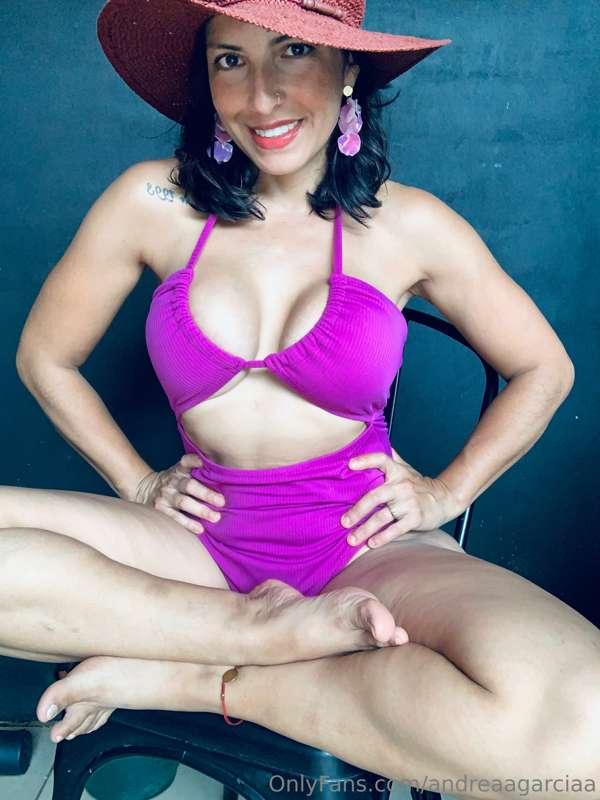 My page is super explicit! I post daily and reply to all pri..