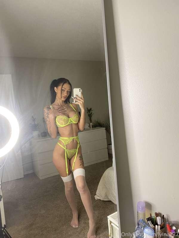 who loves lingerie and photo sets? I know I do. I especially..