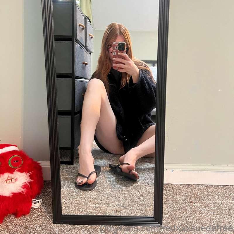 Sandals on or off? 😈
