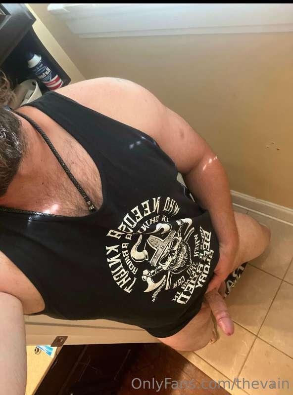 Big bad Viking cock is about to blow