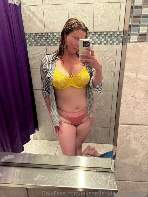 Showered at the gym😆 makin’ do😜