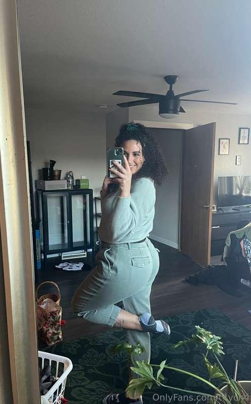 One lucky fan got to www what was underneath this outfit tod..