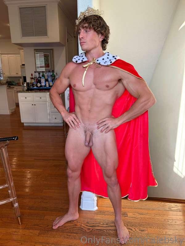 Now please your KING👑 
Your welcome 😉