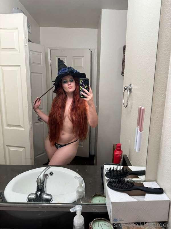 Spooky tittie Tuesday? Is it spooky season yet?? Did a fun l..