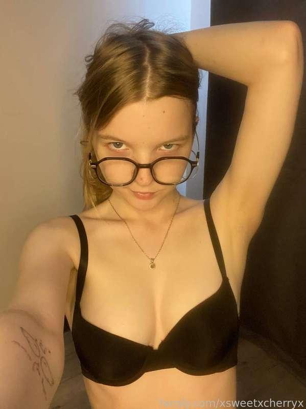 would you like to touch my armpits or my breasts?


🦊 #fyp #armpits  #twins #cute #bigboobs #bigtits #bra #natural #sweet #teen #18 🦊