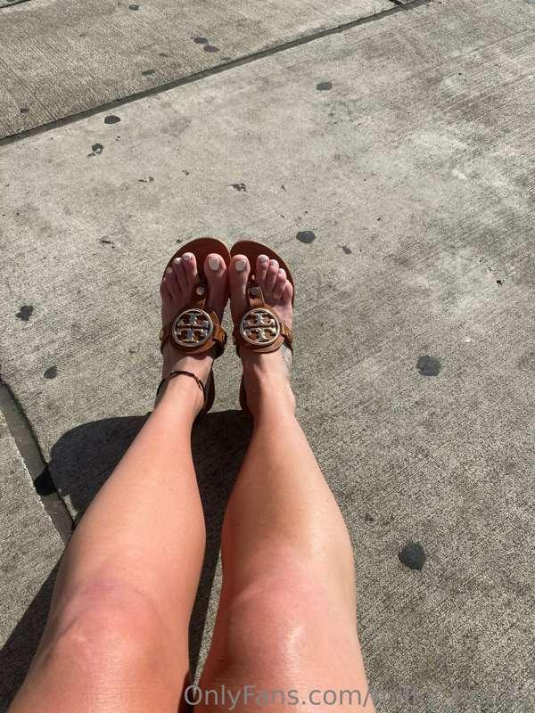 My new Tory Burch sandals. 😍