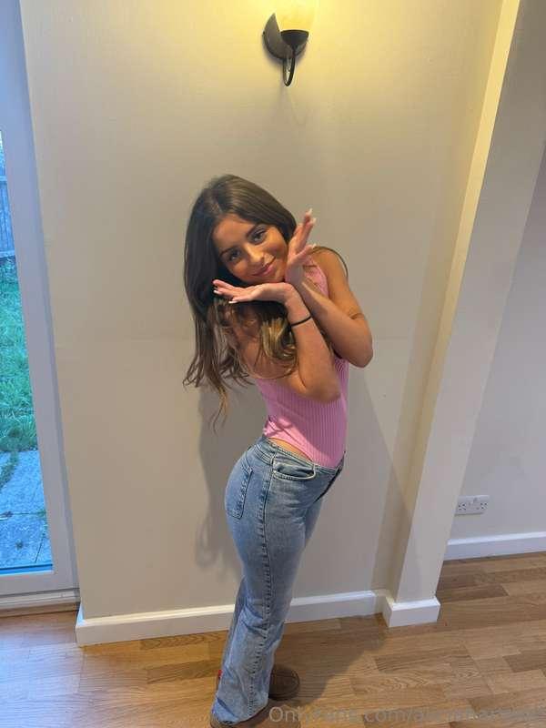 I'm not a hot mess, i'm a spicy disaster.