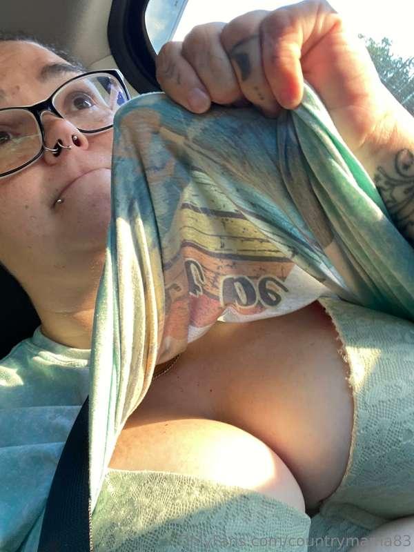 Truck flash while driving. 😈